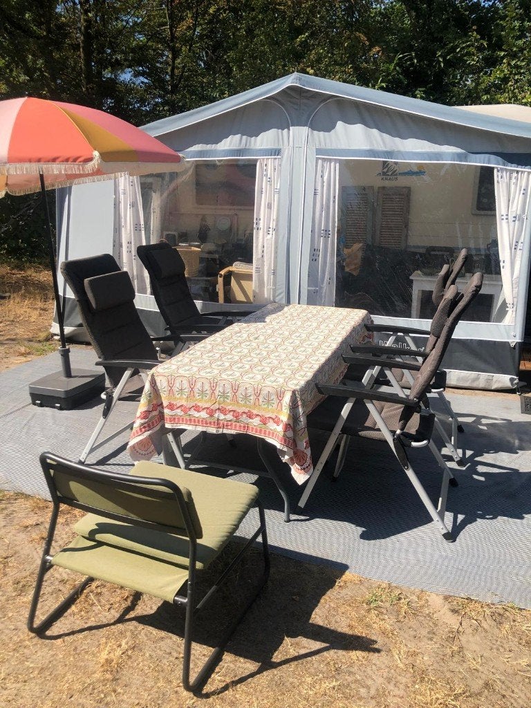 Knaus caravan seizoenplaats 2027 Molecaten bosbad Hoeven, 2 aparte bedden, Particulier, Kachel, Knaus