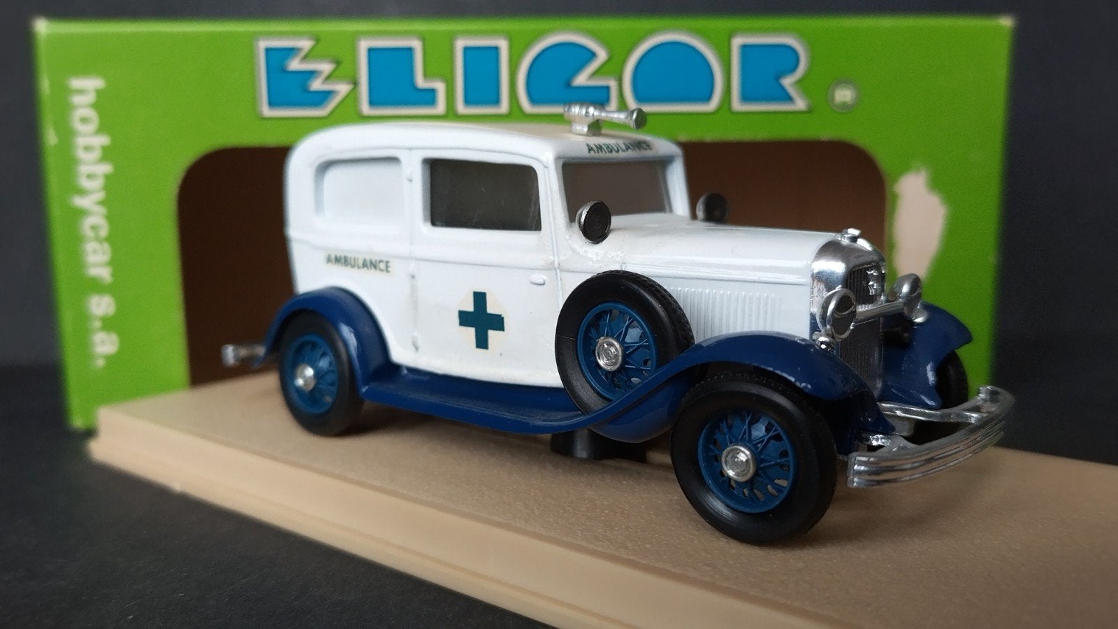 Ford V8 1934 ambulance 1:43 Eligor Pol, Overige merken, Auto, Verzenden, M