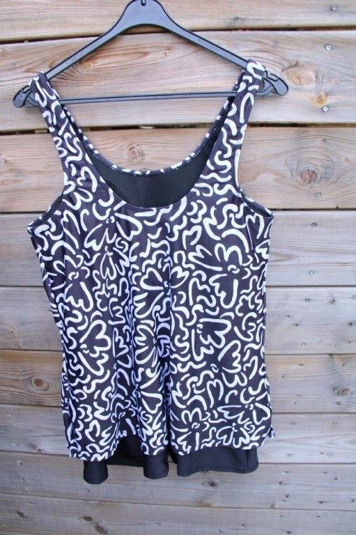Badpakjurk zwart/ wit Infinity mt 44 E/F cup pijpjes Vaste p, Kleding | Dames, Badmode en Zwemkleding, Zwart, Badpak, Ophalen of Verzenden
