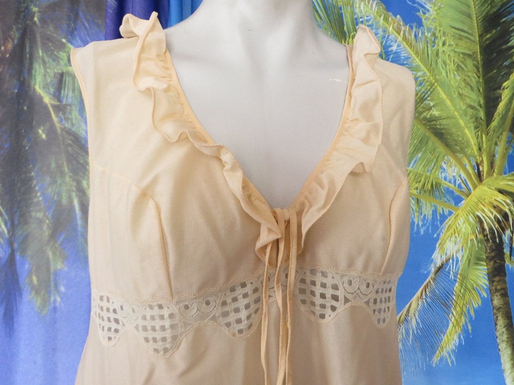 vintage jaren 60 perzik nachtjapon mt 40 Batistalon Rösch, Ophalen of Verzenden, Overige kleuren, Nachtkleding