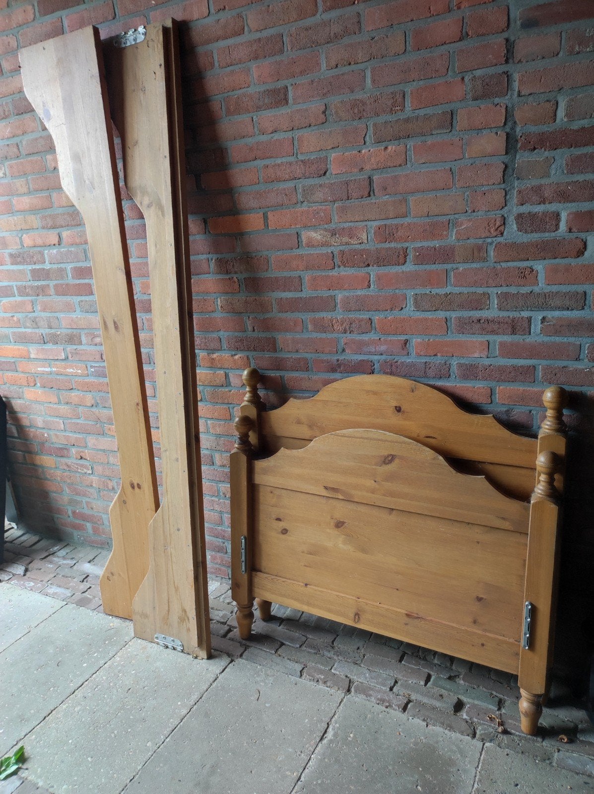 Eenpersoons bed lo, Ophalen