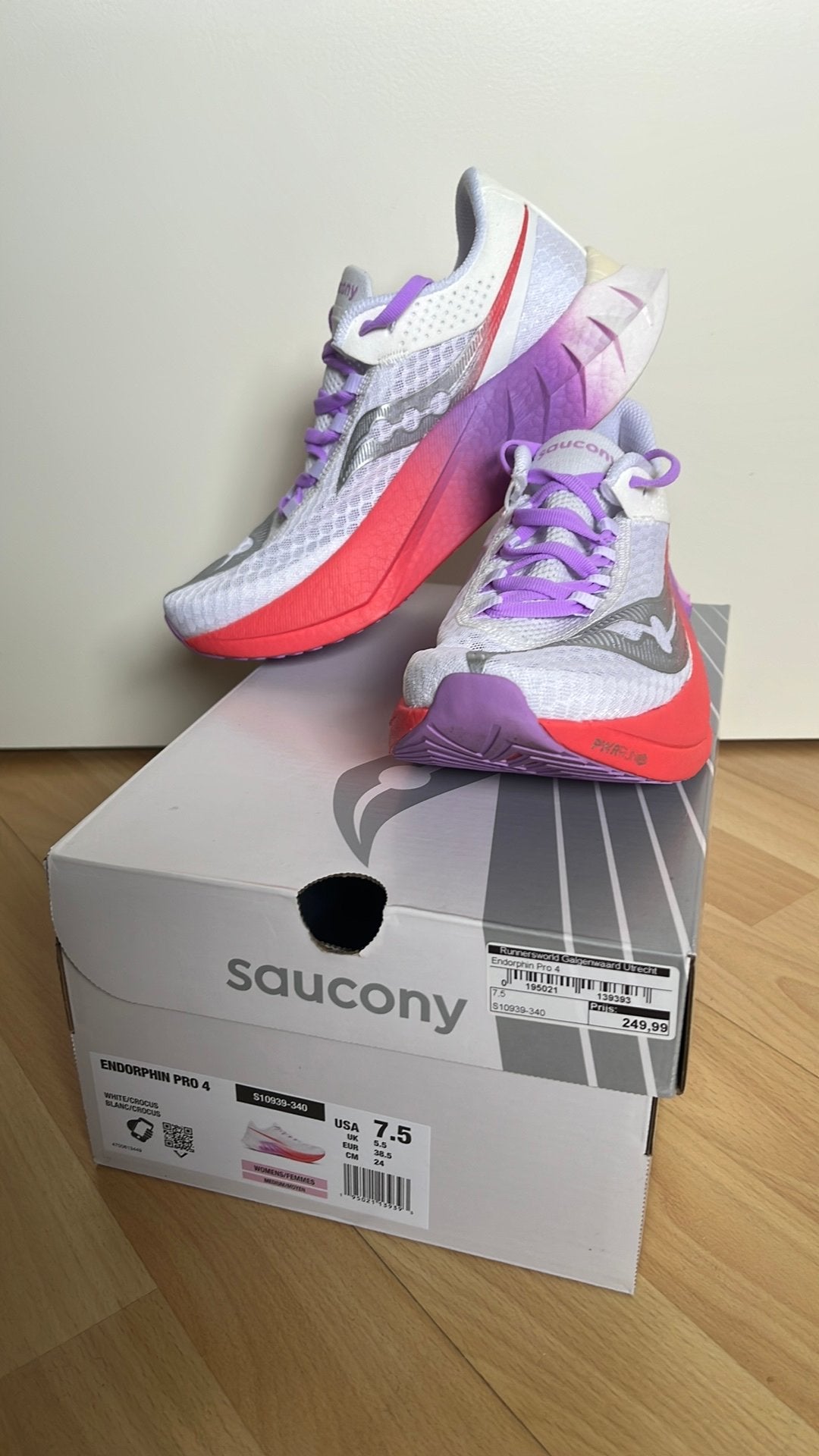 Saucony Endorphin Pro 4, Sport en Fitness, Loopsport en Atletiek, Hardloopschoenen, Nieuw, Hardlopen, Saucony