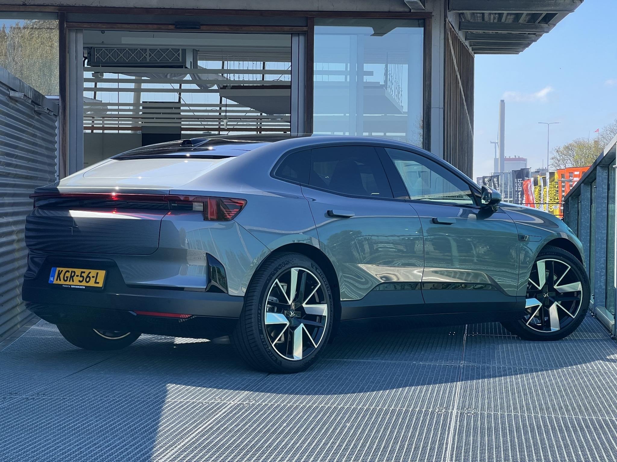 Polestar 4 Long Range Dual motor Prime 100 kWh / Pano. dak /, Auto's, Polestar, Automaat, 31 min, Vierwielaandrijving, 2330 kg