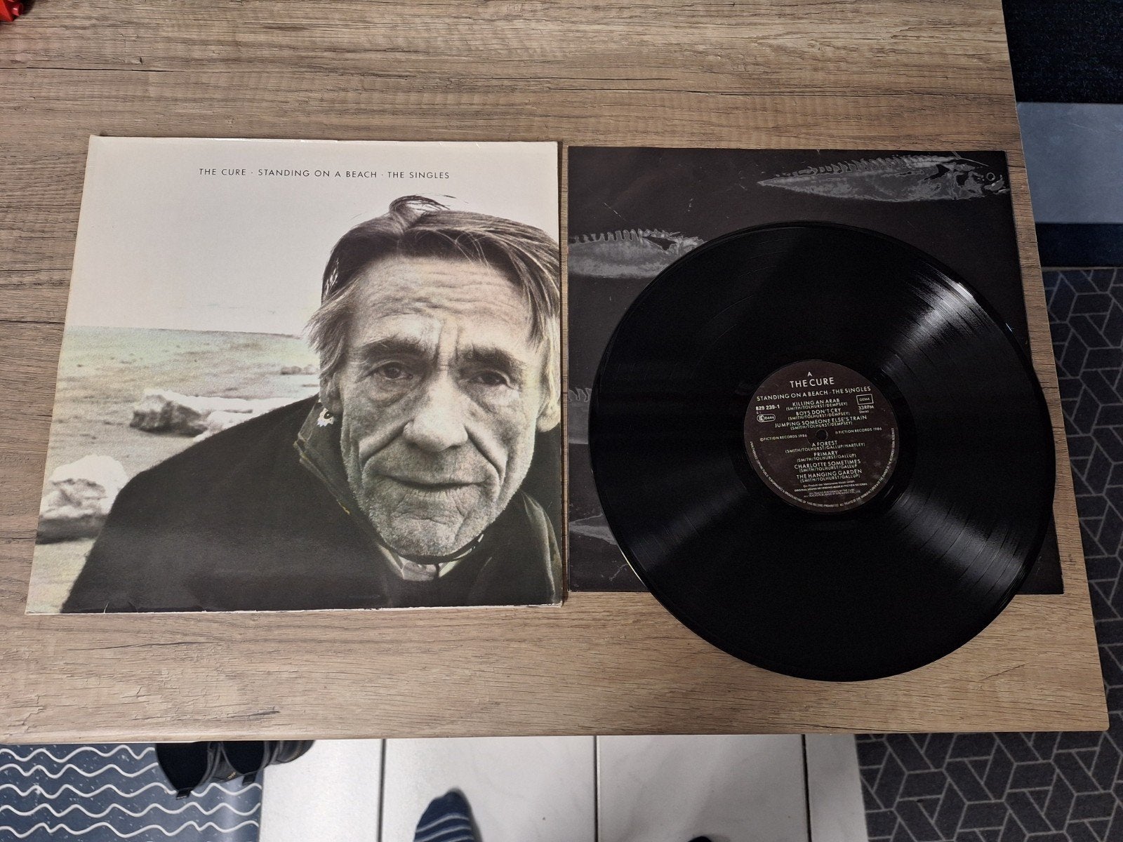 Vintage vinyl The Cure - Standing on a Beach - The Singles, Cd's en Dvd's, LP, Gebruikt, Ophalen of Verzenden, 12 inch