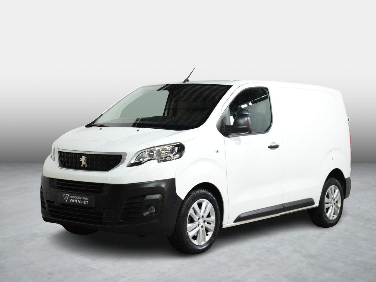 Peugeot Expert 2.0 BlueHDI 120 Compact Premium LAADRUIMTEBET, 4 cilinders, 122 pk, Bedrijf, 19 km/l
