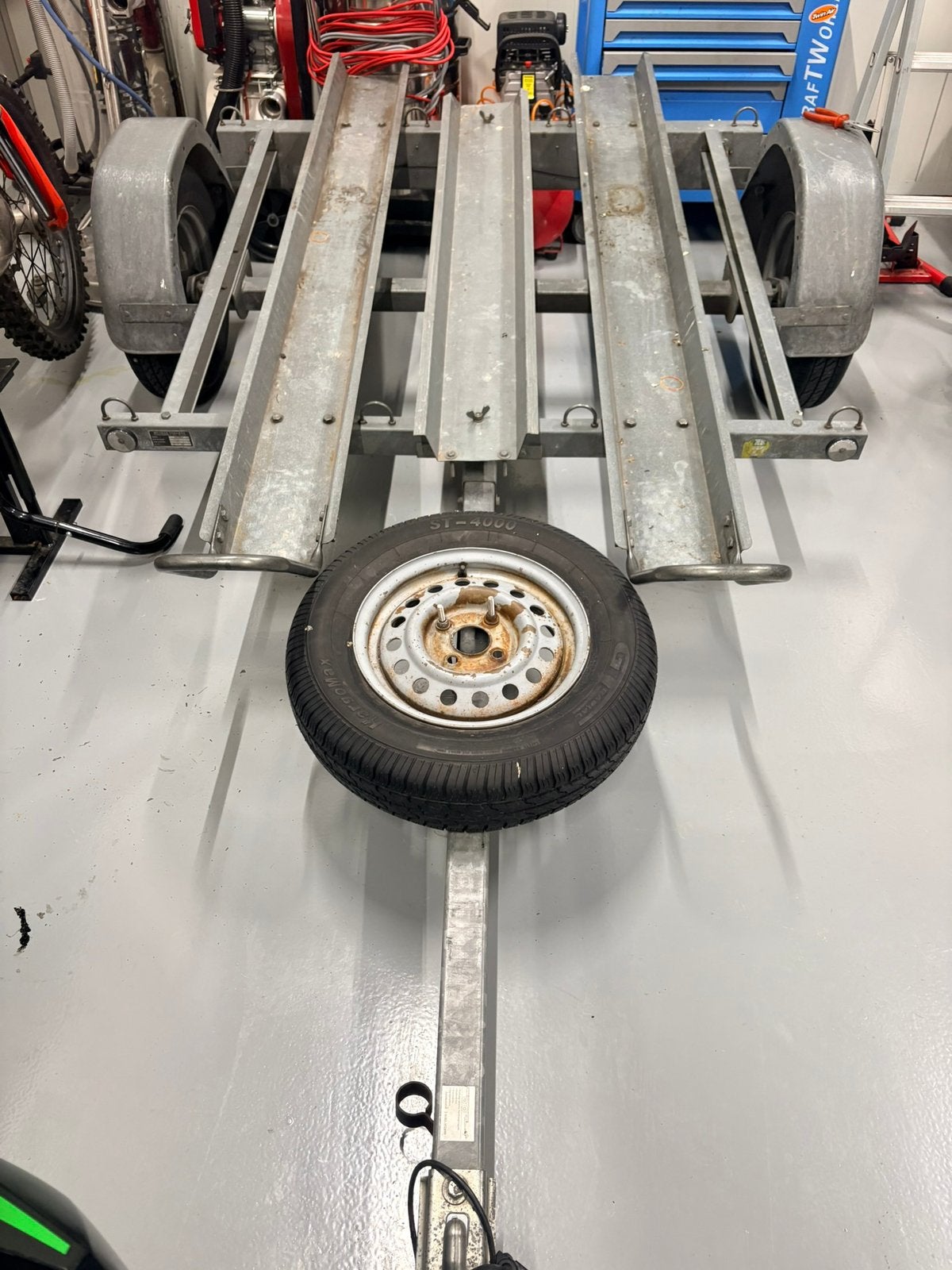 Motor aanhanger/motortrailer, Ophalen, Zo goed als nieuw