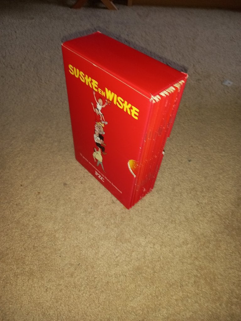 Suske en Wiske Tabloid uitgave PZC/BN De Stem in cassette, Ophalen of Verzenden, Zo goed als nieuw, Studio Vandersteen, Meerdere stripboeken