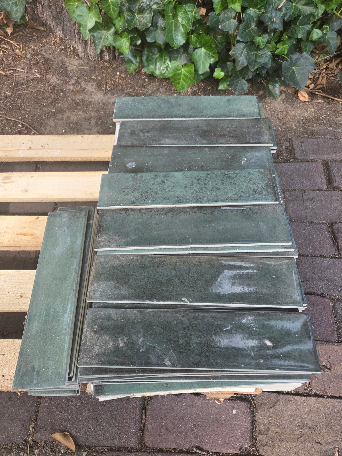 88 groene tegeltjes, Ophalen, Zwart, Overige materialen, Minder dan 5 m²