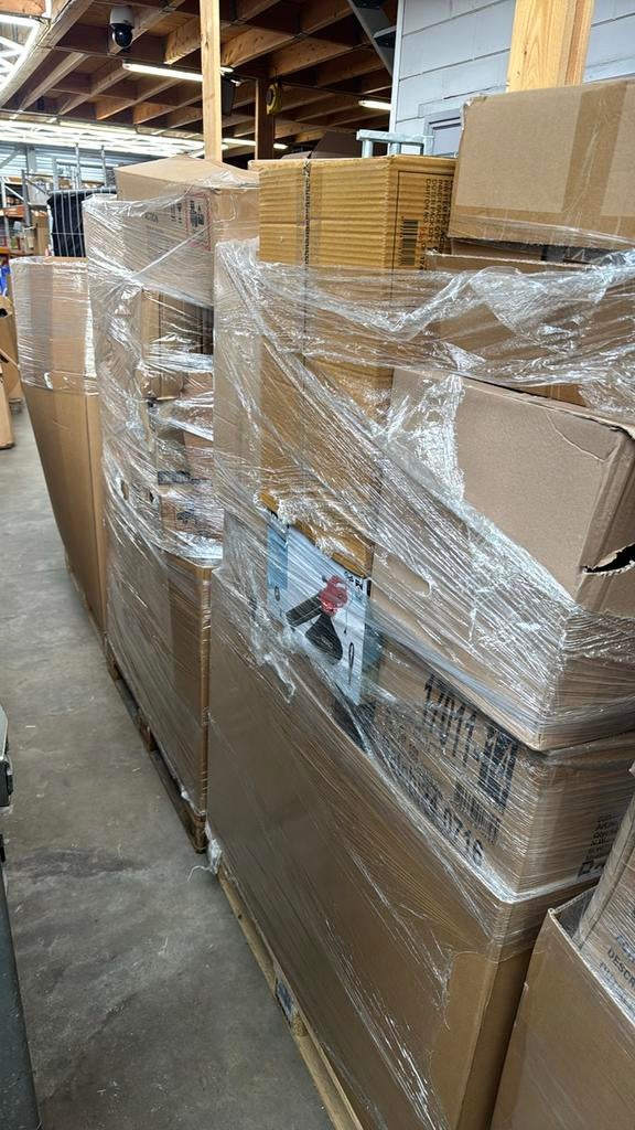 Partij consumentengoederen - Diverse producten op pallets, Diversen, Rommelmarktspullen, Ophalen