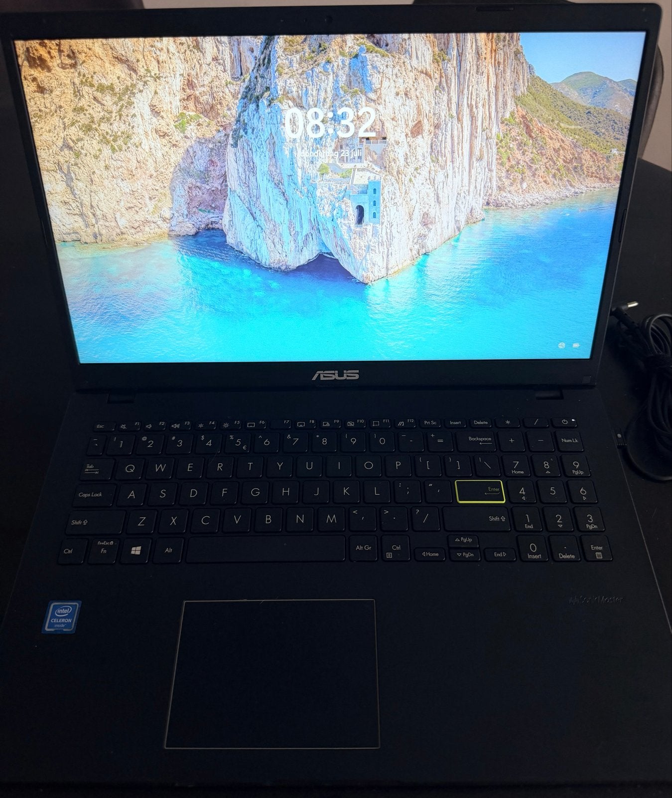 ASUS Laptop - Goed onderhouden en functioneel, 2 tot 3 Ghz, 8 GB, Ophalen of Verzenden, Zo goed als nieuw