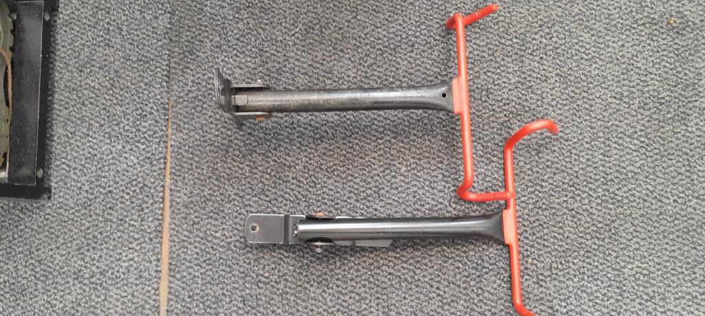 2 beugels om een fiets op te hangen, Ophalen, Gebruikt