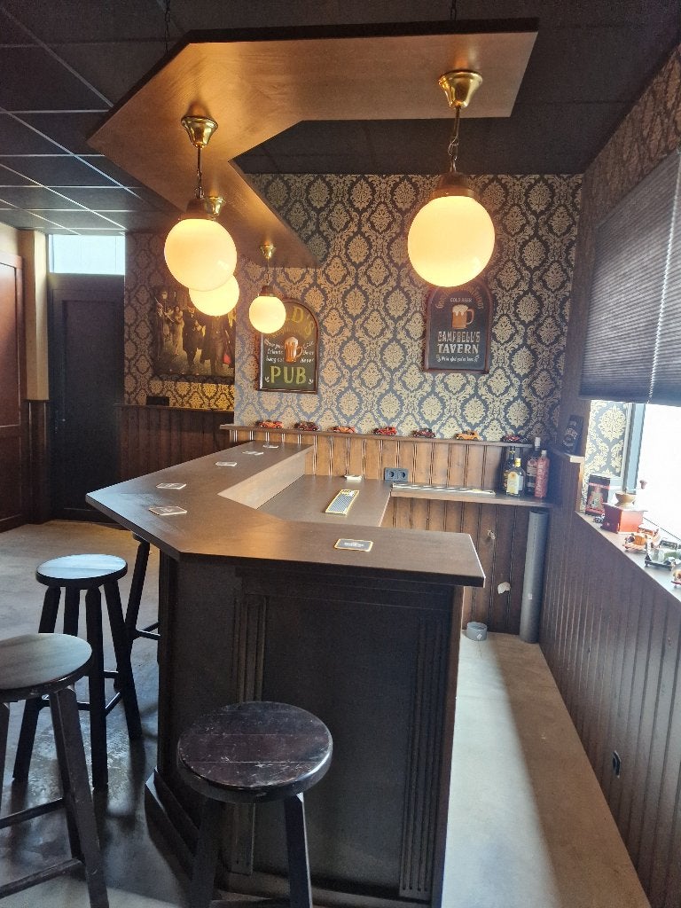 Foto 2 van Bar  Mancave  Huisbar Toog Barren Kroeg   bedrijfskantine