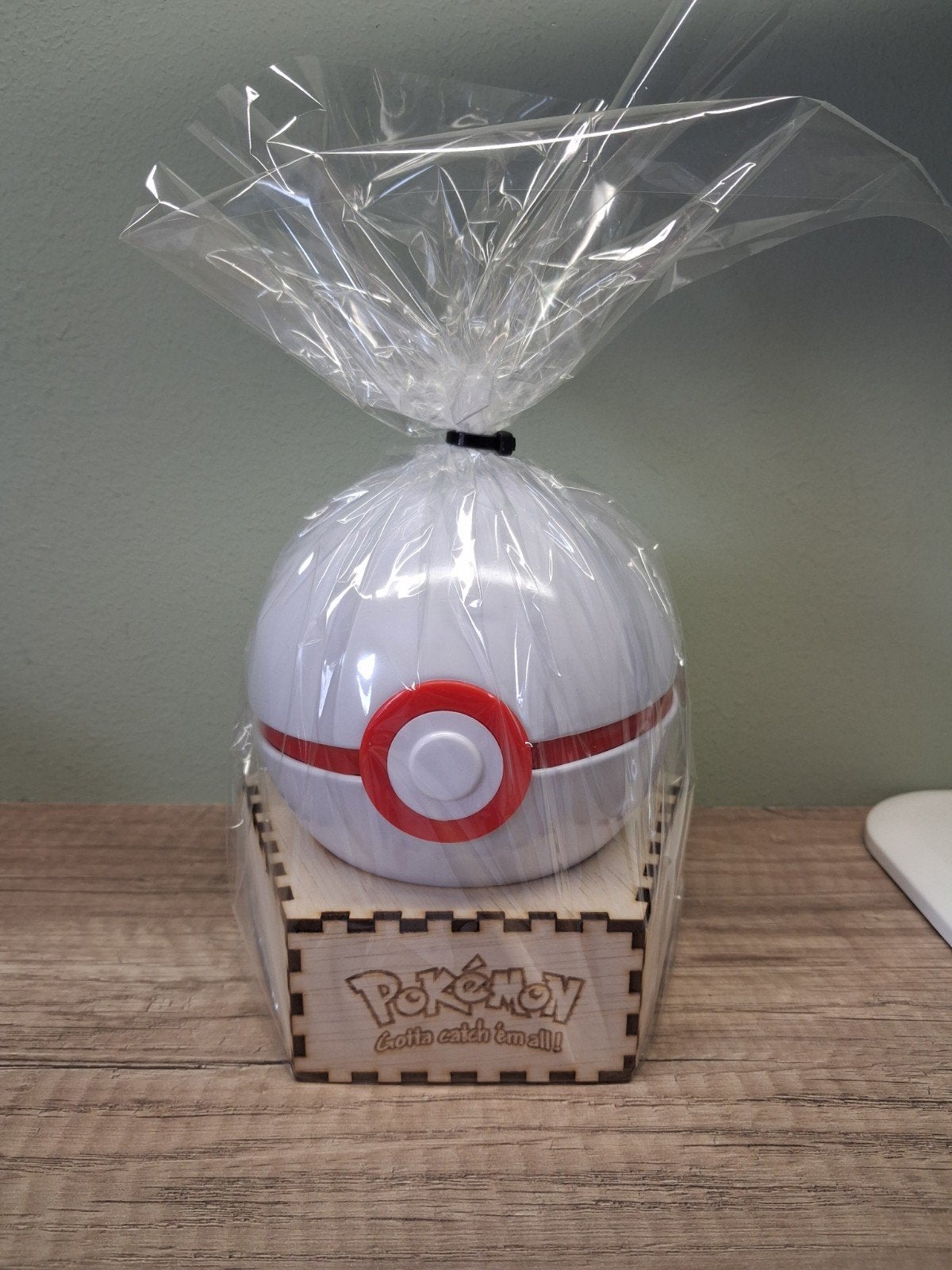 pokeball tin met pokemonkaarten + munt, Ophalen of Verzenden