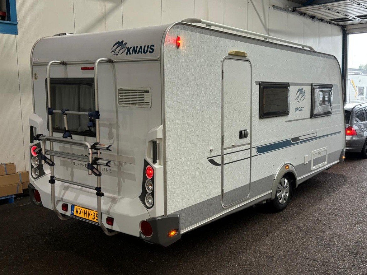 Knaus Sport 450FU met Mover, Voortent, Fietsendrager, Vast b, Caravans en Kamperen, Caravans, Rondzit, Frans bed, Particulier