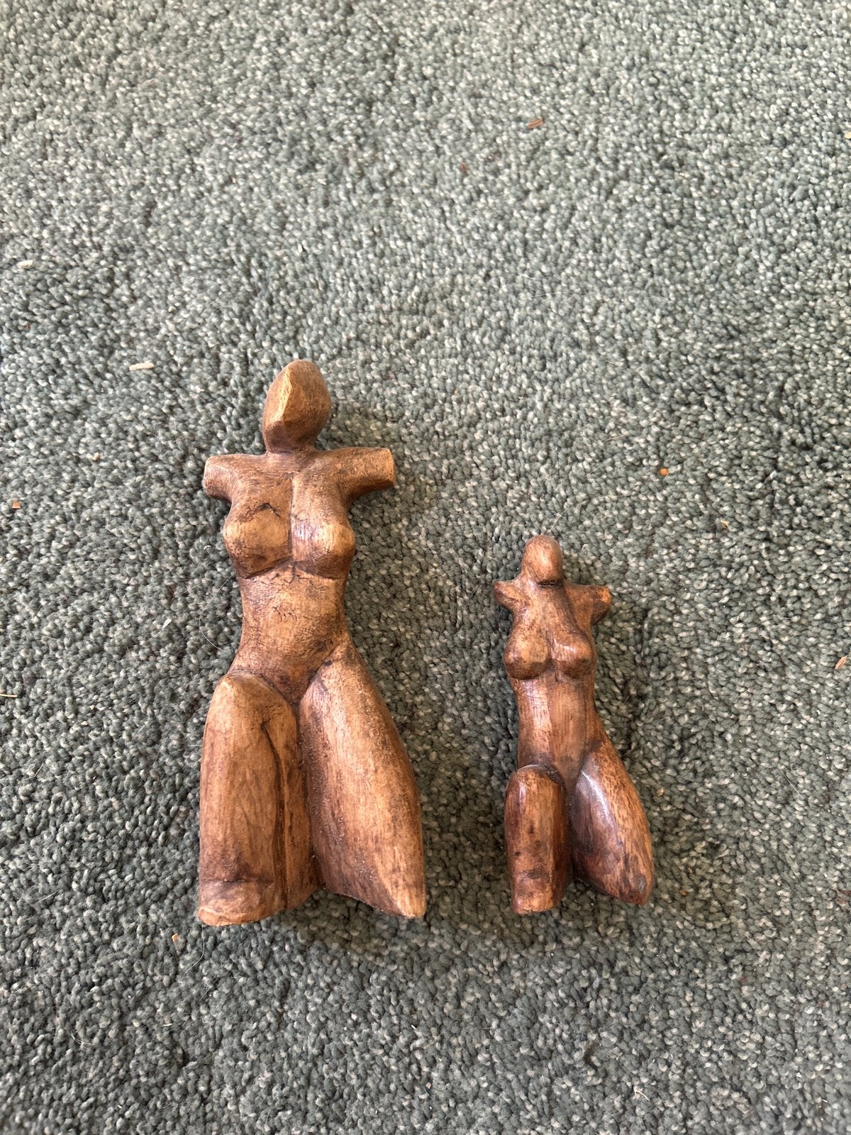 Set van 2 houten sculpturen van vrouwenlichamen, Ophalen of Verzenden, Handgemaakt, 20 - 50 cm, Beeld