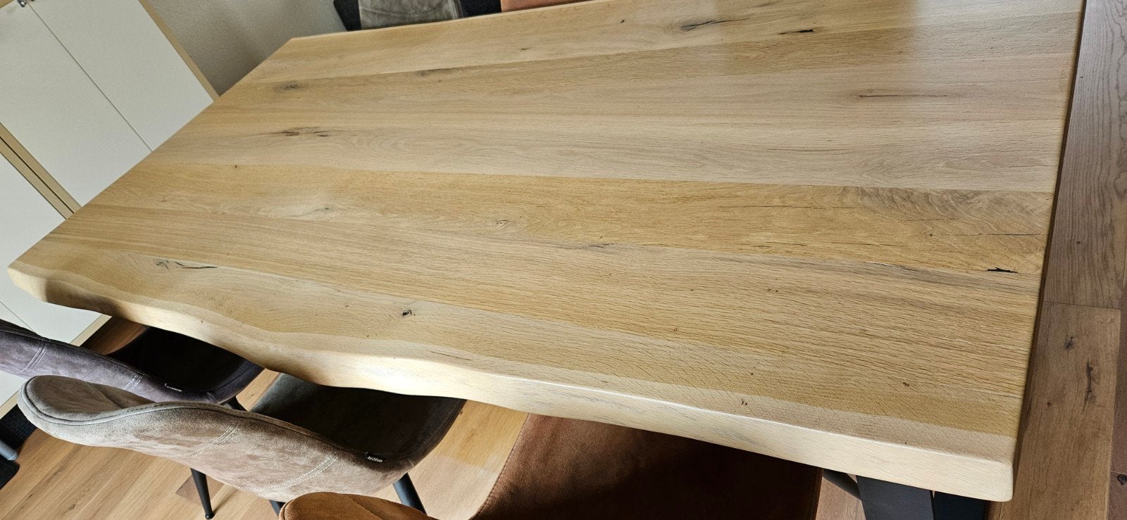 Foto 6 van boomstam eiken eettafel 200x100  (6p)