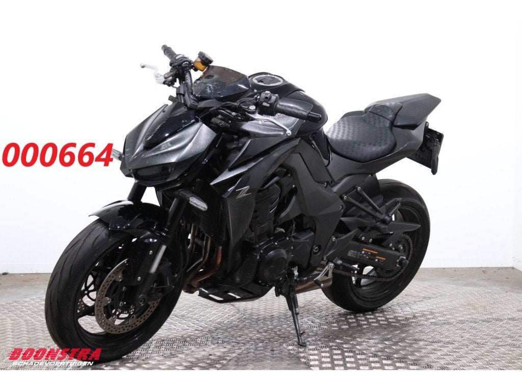Kawasaki Z1100 ABS LED Cruise 3.000 km! (bj 2026), Motoren, Motoren | Schademotoren, Dopplerlaan 4
9207HC  DRACHTEN, NL, Boonstra Schadevoertuigen