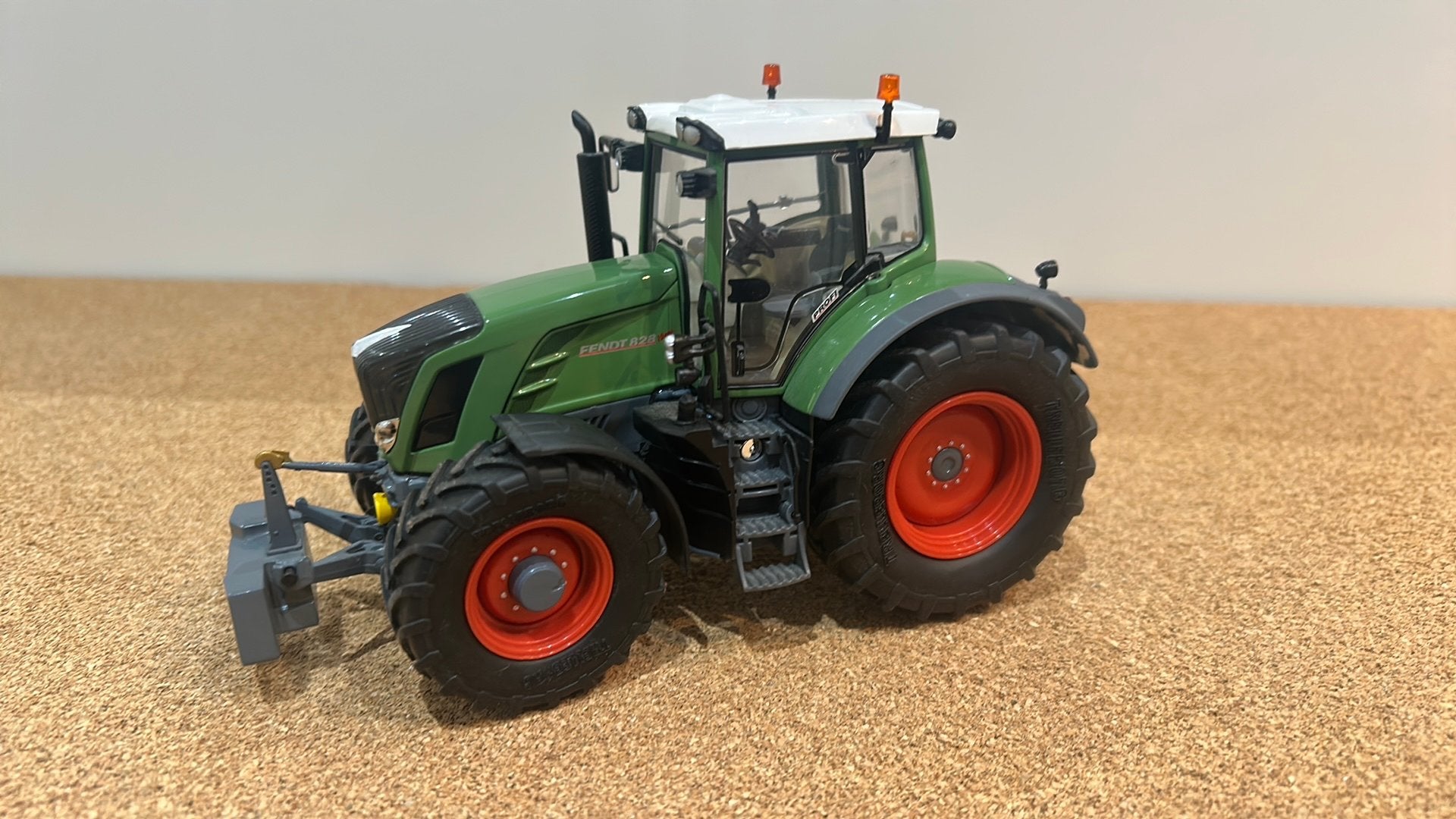 Fendt 828 1:32, Ophalen of Verzenden, Zo goed als nieuw, Tractor of Landbouw, Overige merken