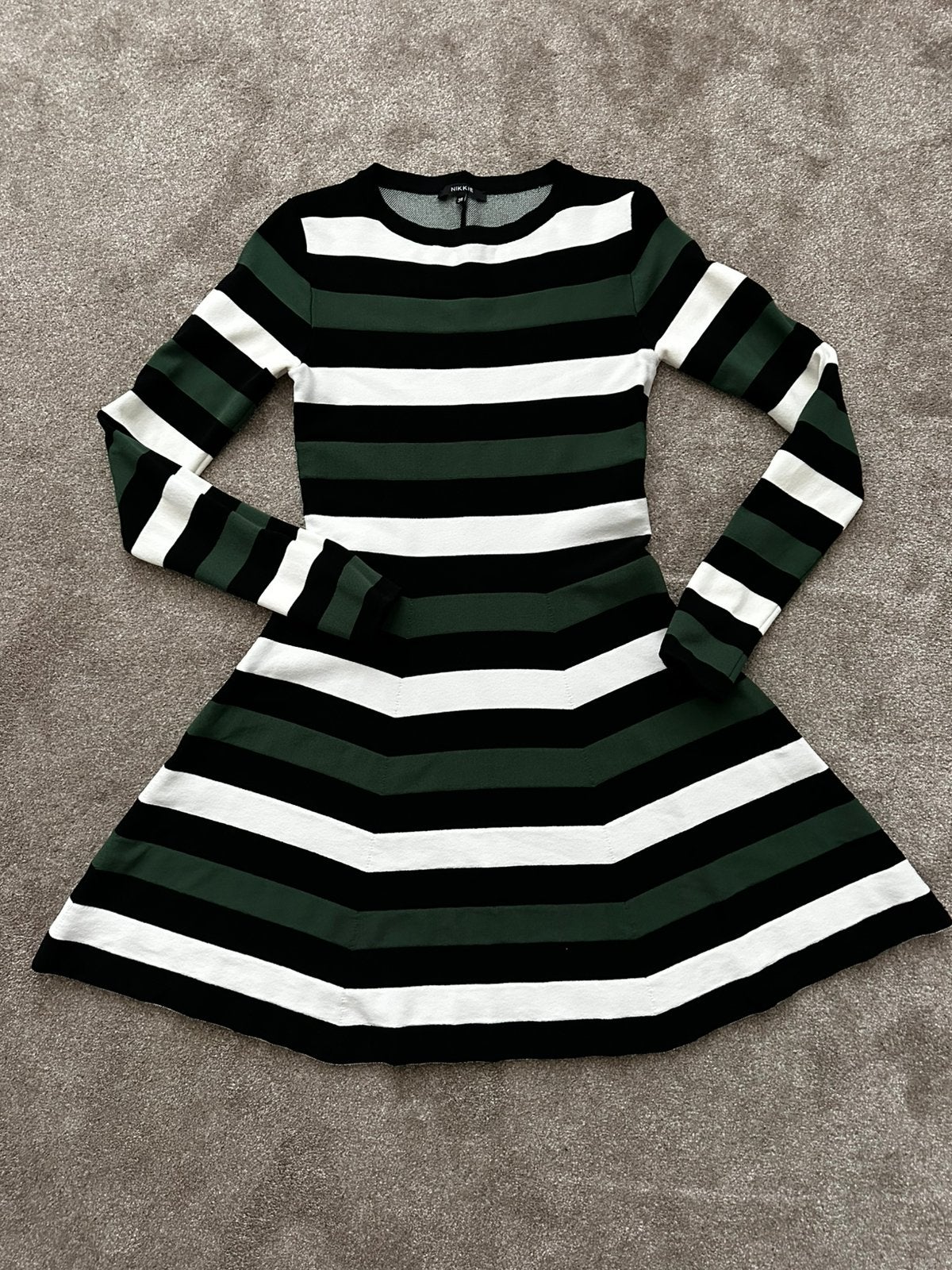 Super trendy  A-lijn jurkje van NIKKIE !!!, Kleding | Dames, Nieuw, Ophalen of Verzenden, Maat 36 (S), Boven de knie