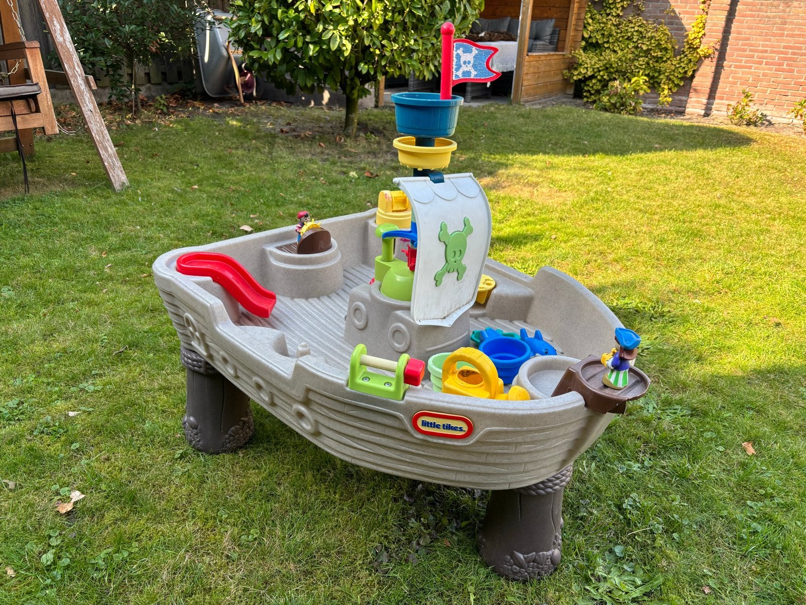 Little Tikes Zand- en Watertafel Piratenschip, Ophalen, Gebruikt