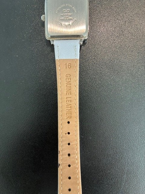 Wit vierkant horloge Q&Q. Waterproof. Leren bandje., Sieraden, Tassen en Uiterlijk, Overige merken, Staal, Polshorloge, Ophalen of Verzenden