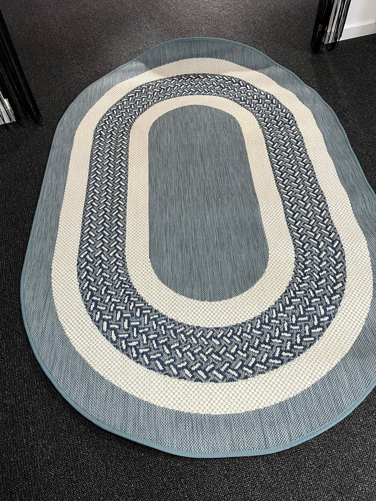 Modern Ovaal Vloerkleed - Blauw/Crème Patroon, Ophalen, 100 tot 150 cm, Zo goed als nieuw, Crème
