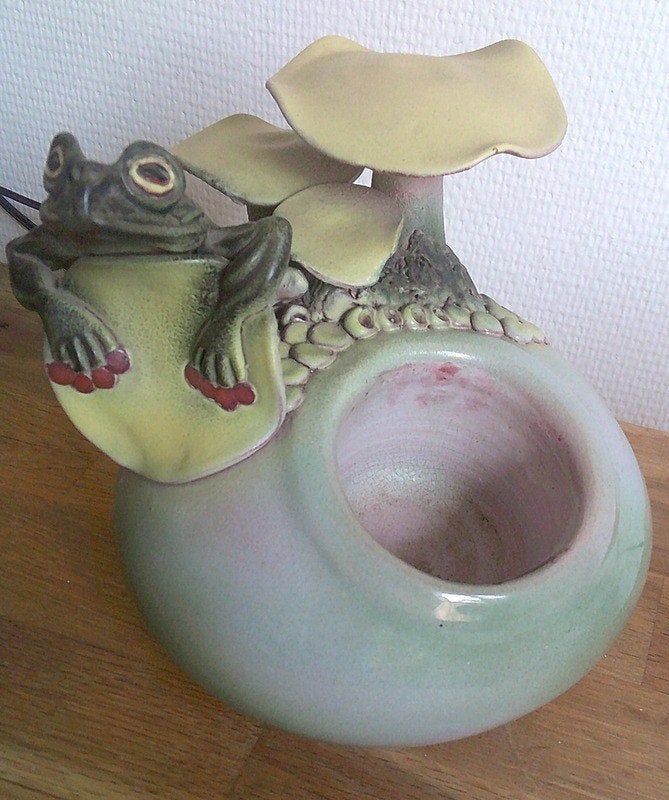 Keramiek pot met kikker van  keramist pottenbakker Joop Cock, Ophalen