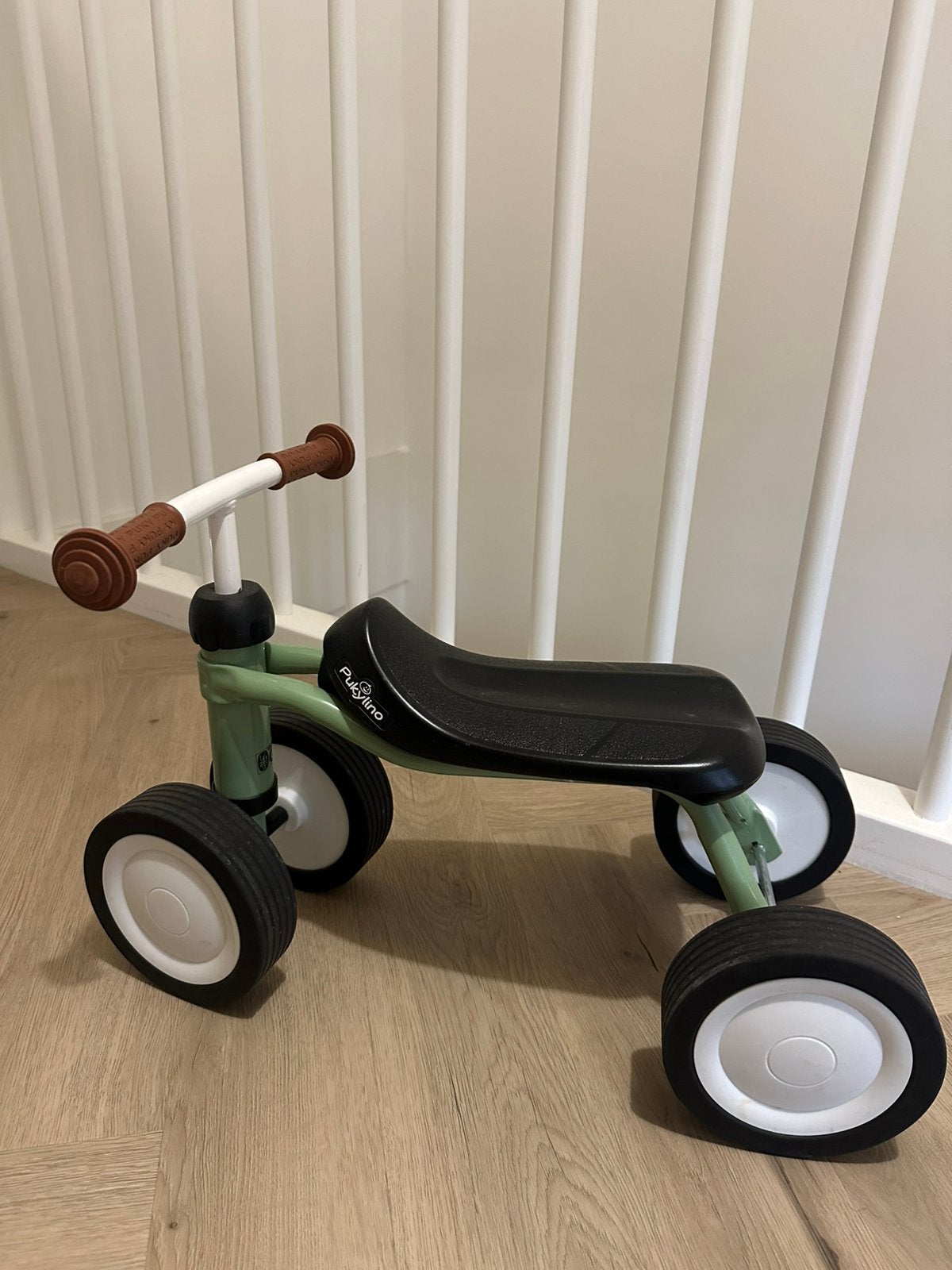 Pukylino retro groen loopfietsje, Fietsen en Brommers, Ophalen, Zo goed als nieuw, Minder dan 16 inch