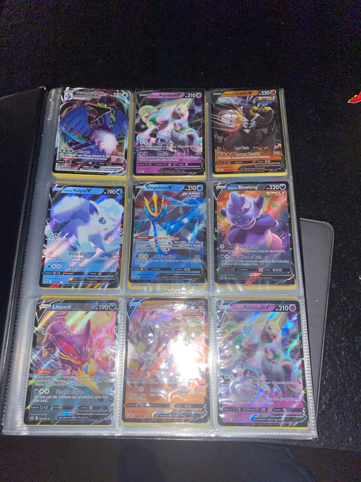 Diverse Pokémon V-kaarten - Zeldzame collectie, Ophalen of Verzenden, Zo goed als nieuw, Meerdere kaarten, Foil