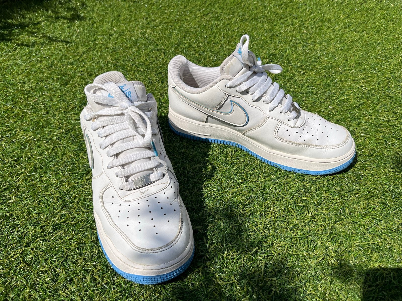 Nike Air Force 1 '07 LV8 Wit/Lichtblauw - Maat EU 43, Ophalen of Verzenden, Gedragen, Wit, Sneakers of Gympen