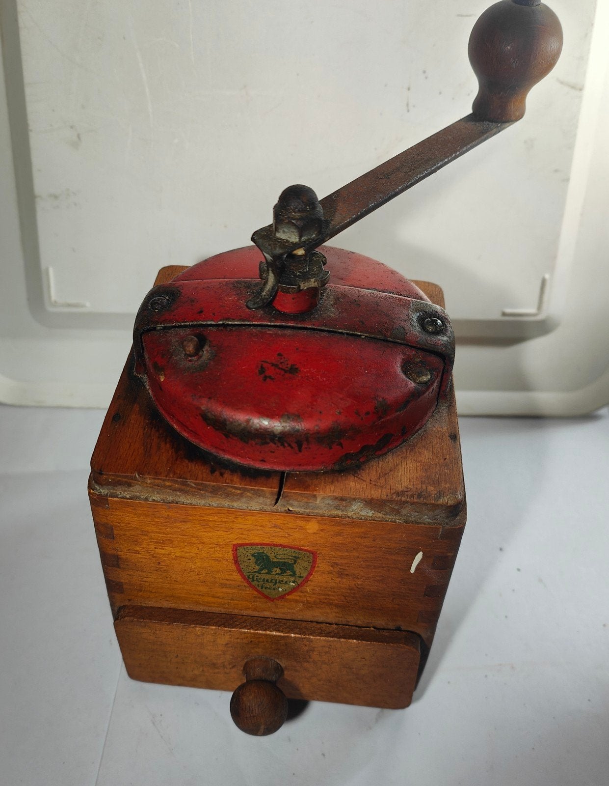 Antieke handmatige koffiemolen van het bekende Franse merk P, Antiek en Kunst, Antiek | Keukenbenodigdheden, Ophalen of Verzenden