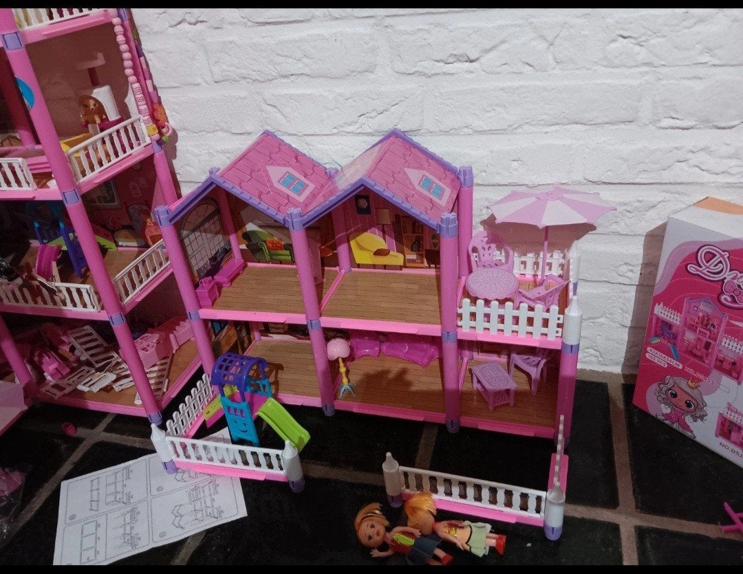 Allerion Poppenhuis - Ruim 200 Delen & Accessoires, Ophalen of Verzenden, Zo goed als nieuw, Poppenhuis