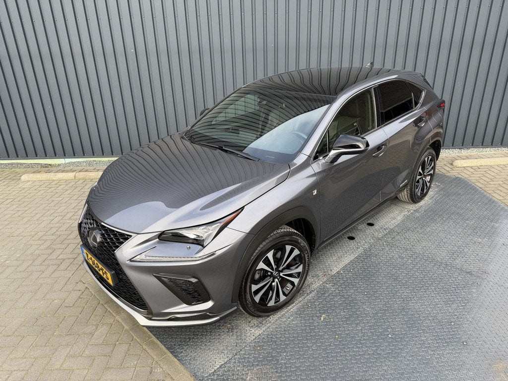 Lexus NX 300h AWD F SPORT | Pano dak | 12 mnd BOVAG Garantie, Auto's, Lexus, 12 maanden, Gebruikt, 1760 kg, Bedrijf
