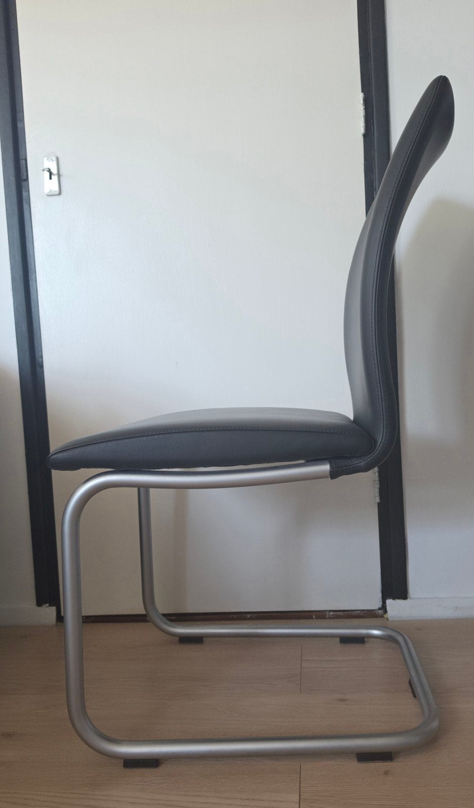 6x Tonon Italia design eetkamerstoelen – echt leer, Ophalen, Zwart, Design, Leer