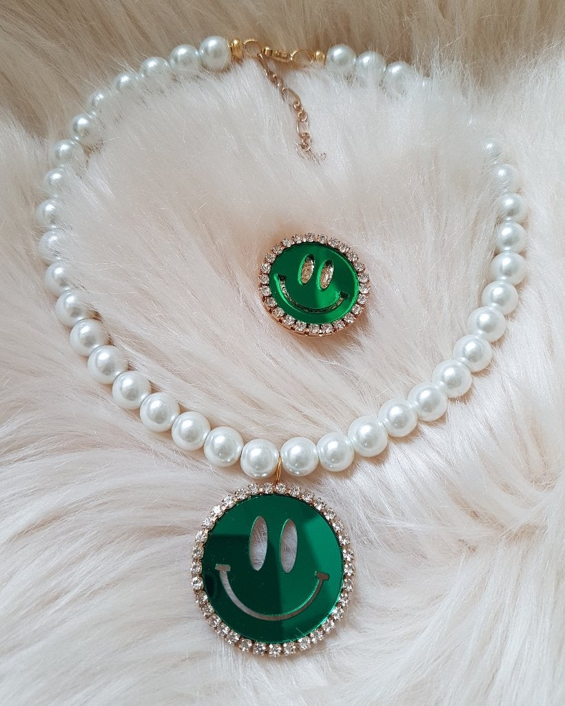 Smiley Ketting + Ring Groen 10mm dikke Witte Parels 😊😊😊, Sieraden, Tassen en Uiterlijk, Kettingen, Overige materialen, Verzenden