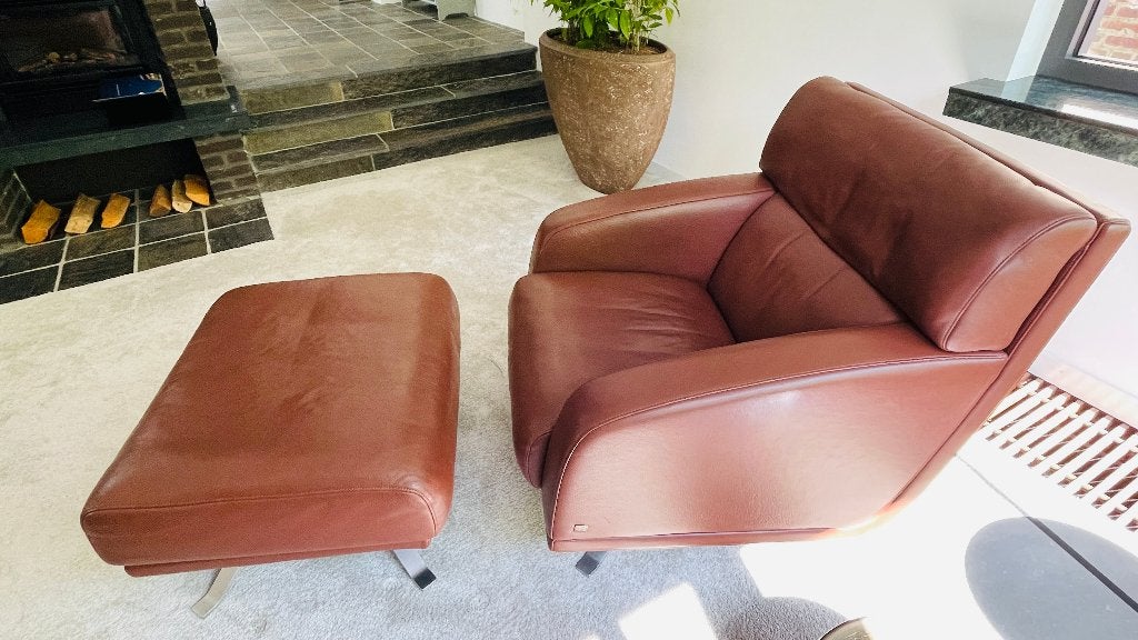 Rolf Benz Fauteuil leer bruin met hocker, Huis en Inrichting, Fauteuils, Zo goed als nieuw, Leer, 50 tot 75 cm, 75 tot 100 cm