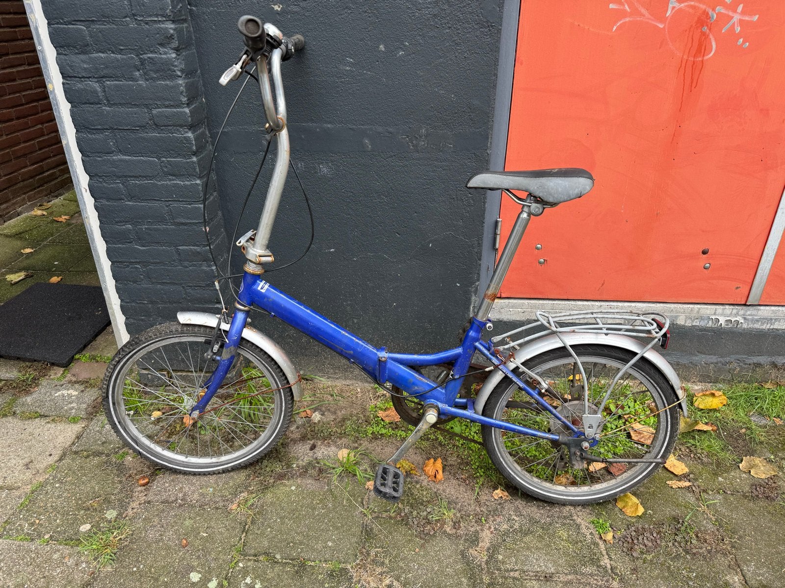 Blauwe vouwfiets - Handig voor woon-werkverkeer, Fietsen en Brommers, 20 inch of meer, Gebruikt, Velgrem, Versnellingen