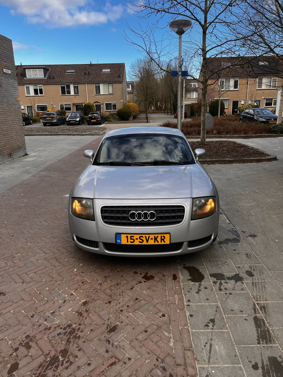 Audi TT 1999 Grijs Coupé, 1290 kg, Bedrijf, 1781 cc, 57 €/maand