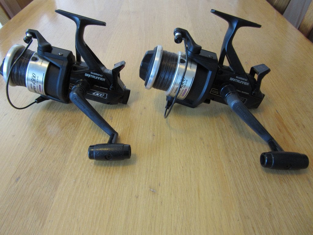 2 shimano 4500 baitrunner molens, Ophalen of Verzenden, Gebruikt, Molen
