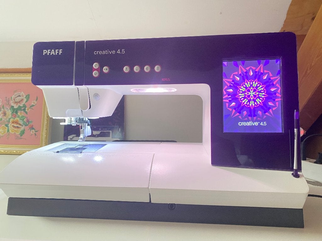 Pfaff Creative 4.5 Naai- & Borduurmachine (IDT | 260x200), Ophalen, Zo goed als nieuw, Naaimachine, Overige merken