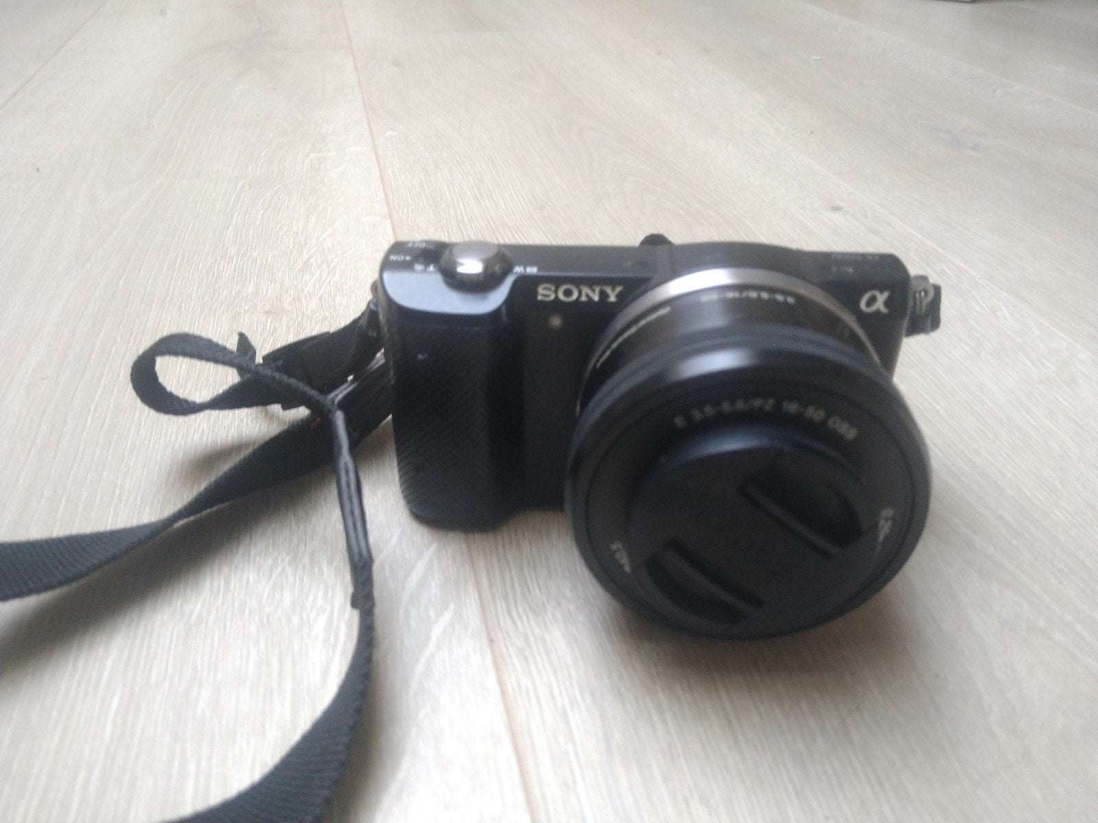 Sony a5000 (incl kitlens 16-50mm), Audio, Tv en Foto, Ophalen, Gebruikt, Accu, Sony