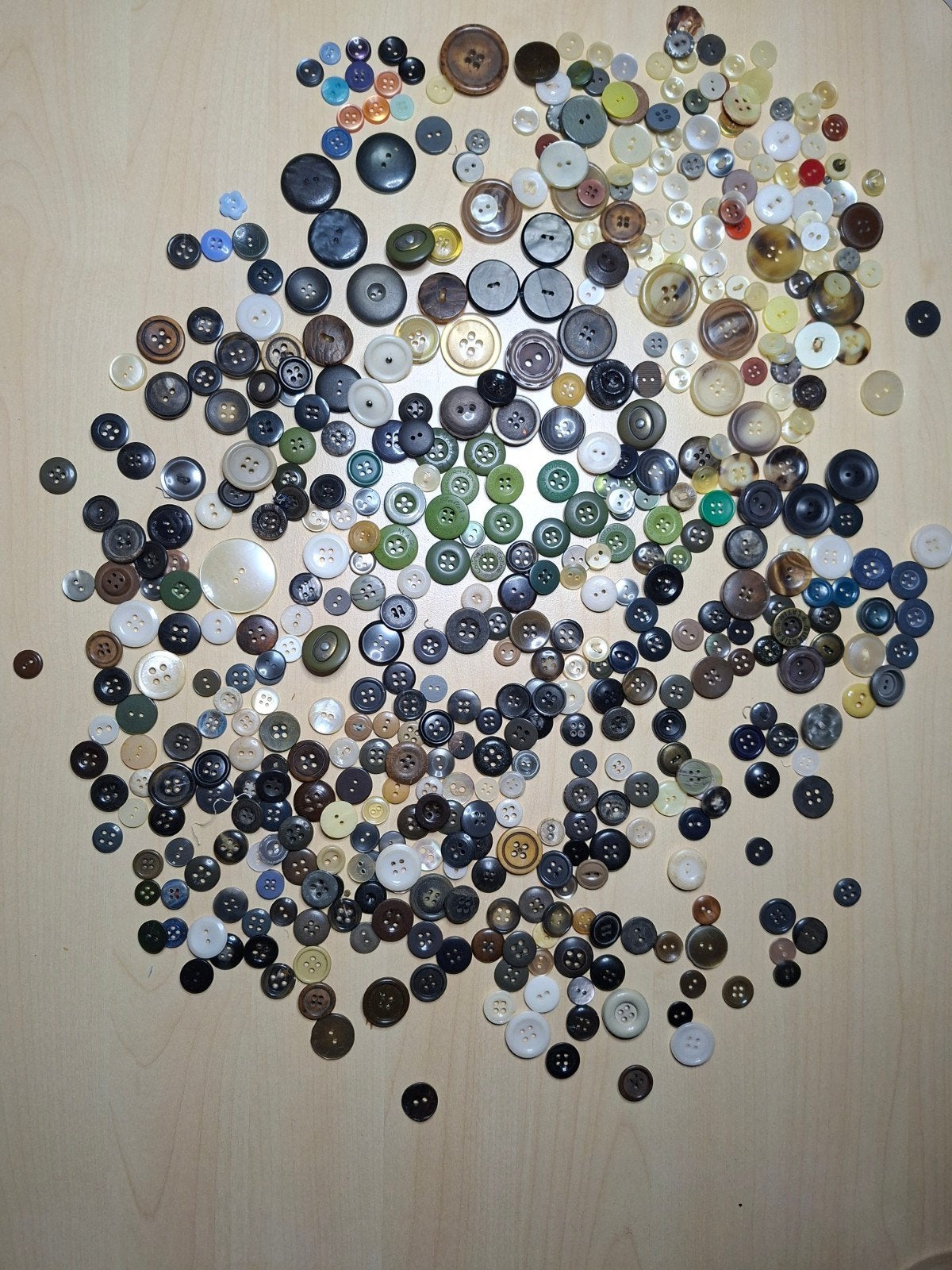 Grote collectie knopen in diverse kleuren en maten, Ophalen of Verzenden, Gebruikt, Knoop of Knopen