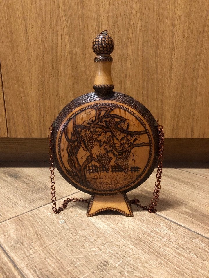 Vintage houten veldfles/kolf met uitgesneden ontwerp, Verzamelen, Ophalen of Verzenden, Overige soorten, Overige gebieden