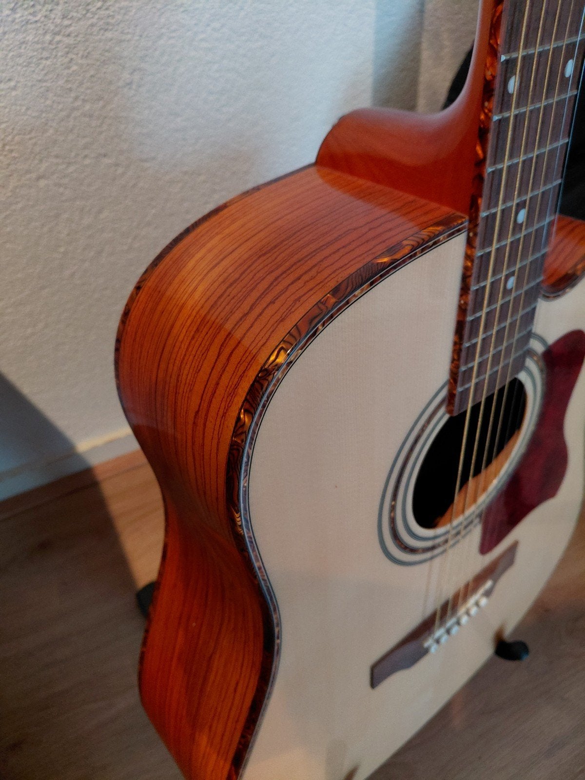 Fazley westerngitaar met standaard en draagtas, Ophalen, Zo goed als nieuw, Western- of Steelstringgitaar