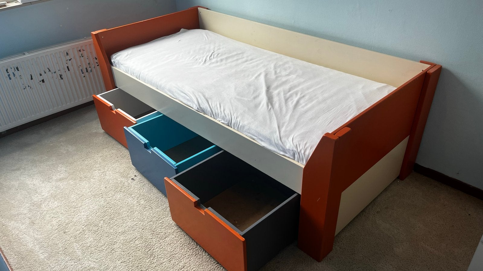 Stoer bed met 3 rol-lades, Huis en Inrichting, Ophalen, Gebruikt, 90 cm, Stoer, handig, authentiek