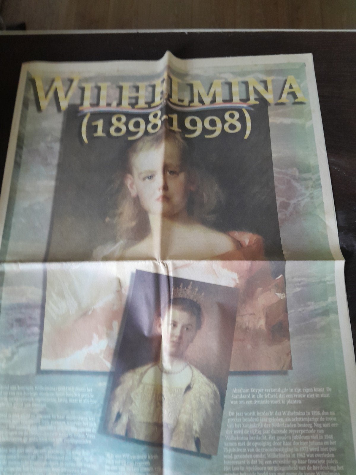 Speciale krant Wilhelmina (1898-1998) Arnhemse Courant, Ophalen of Verzenden, Gelezen, Krant