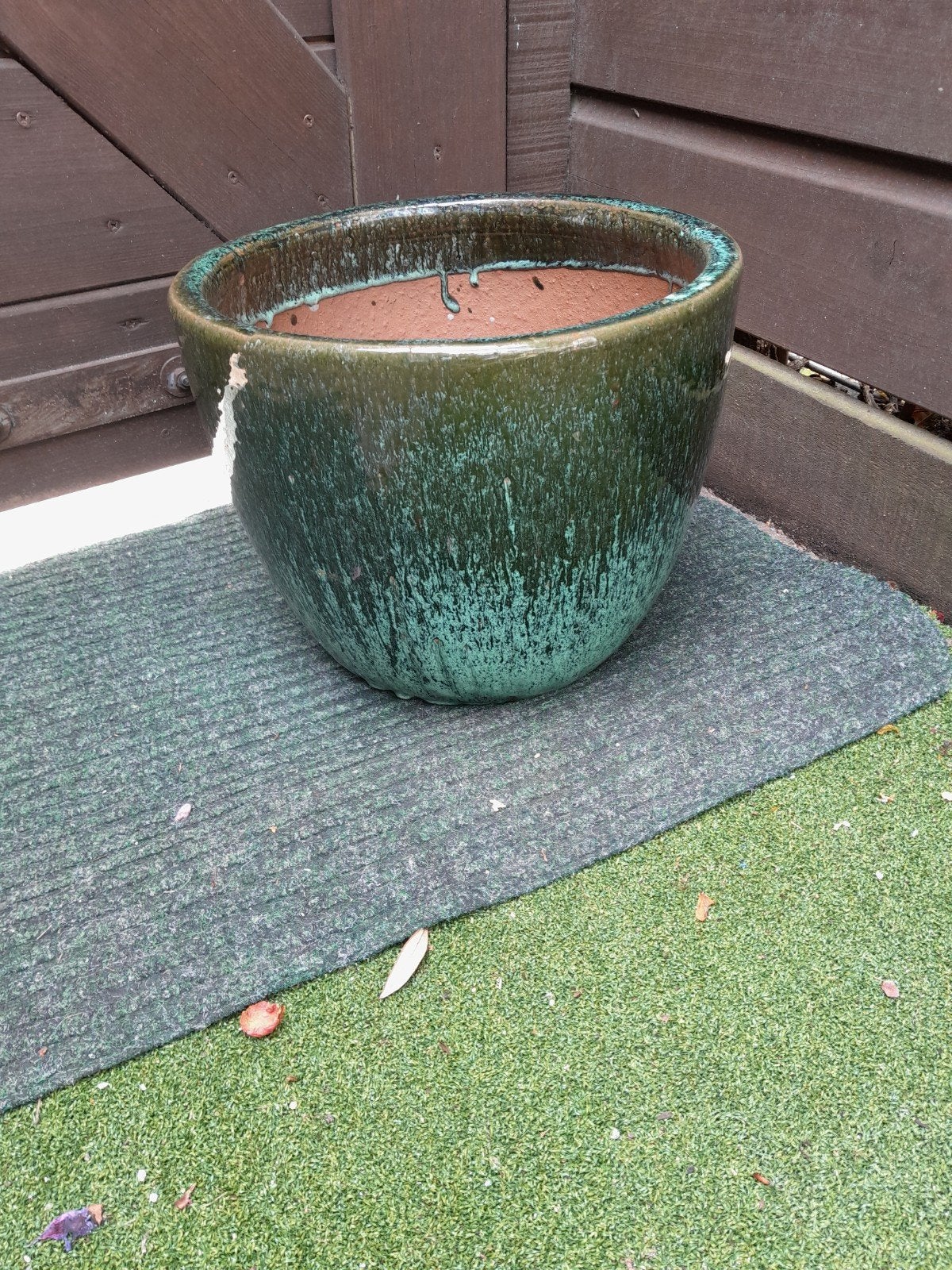 Grote groene geglazuurde bloempot, Steen, Rond, Minder dan 40 cm, Balkon