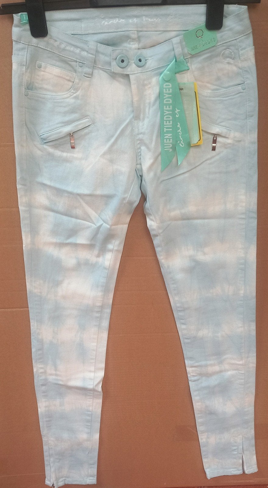 Circle of trust dames jeans model June Tie Dye Dyed - W27, Wit, Nieuw, Ophalen of Verzenden, W27 (confectie 34) of kleiner