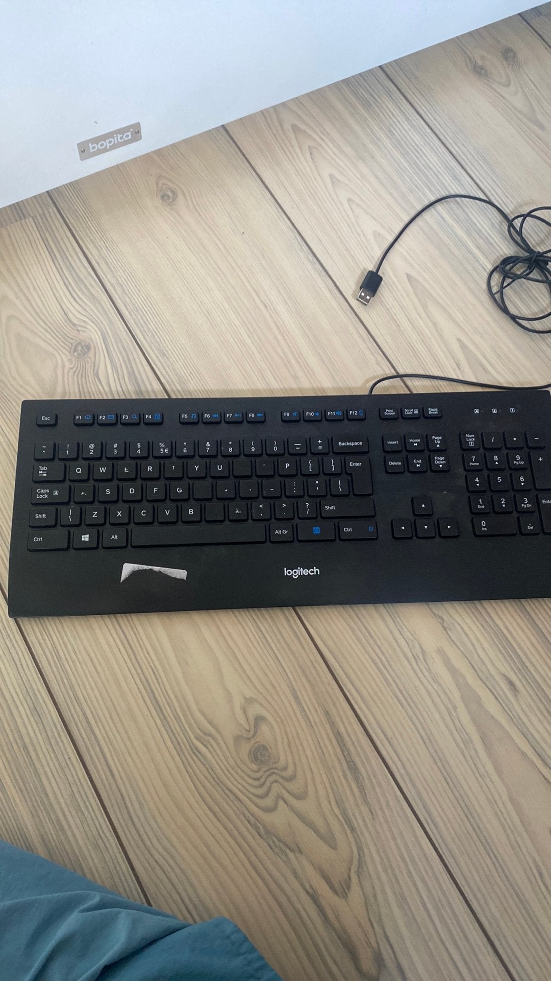 Logitech k280e toetsenbord sommige toetsen vervaagt getest, Computers en Software, Toetsenborden, Ophalen of Verzenden, Qwerty