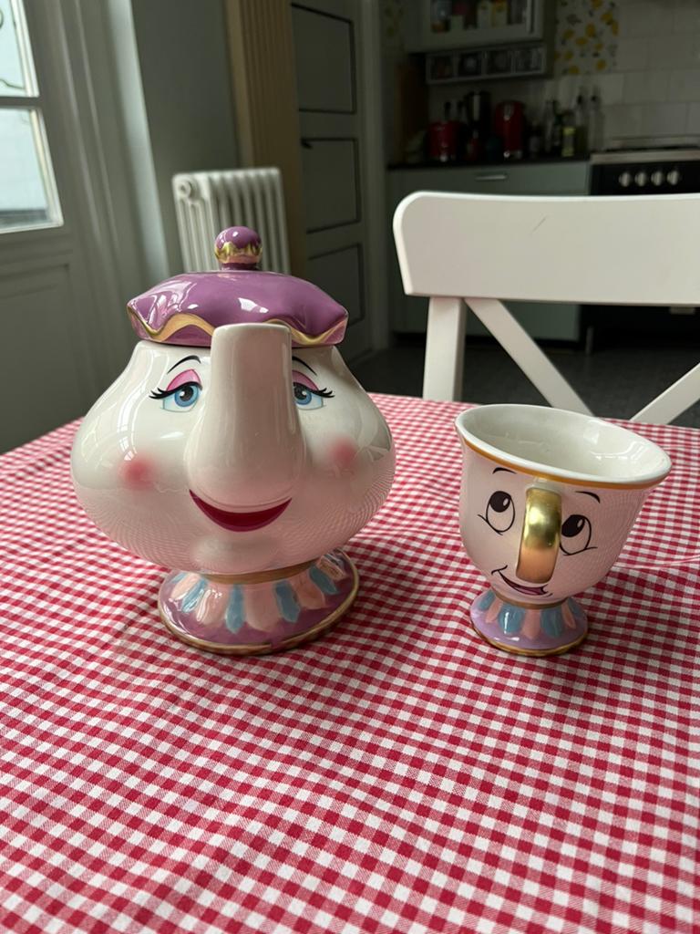 DISNEY theepot ‘Mevrouw Tuit’ en theekopje ‘Barstje’, Ophalen, Overige typen, Zo goed als nieuw, Overige stijlen